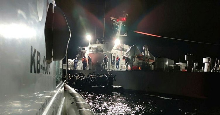 Balıkesir’de Yunanistan unsurlarınca Türk kara sularına itilen 33 düzensiz göçmen kurtarıldı