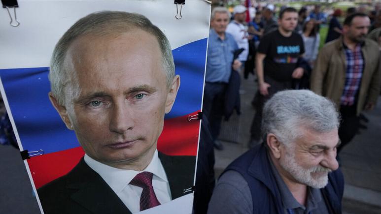 Sırbistan’da Rusya’ya destek protestosu: ‘Sırplar ve Ruslar kardeştir’