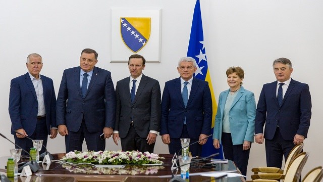 Bosna Hersek Devlet Başkanlığı Konseyi üyeleri, ABD’li senatörleri kabul etti