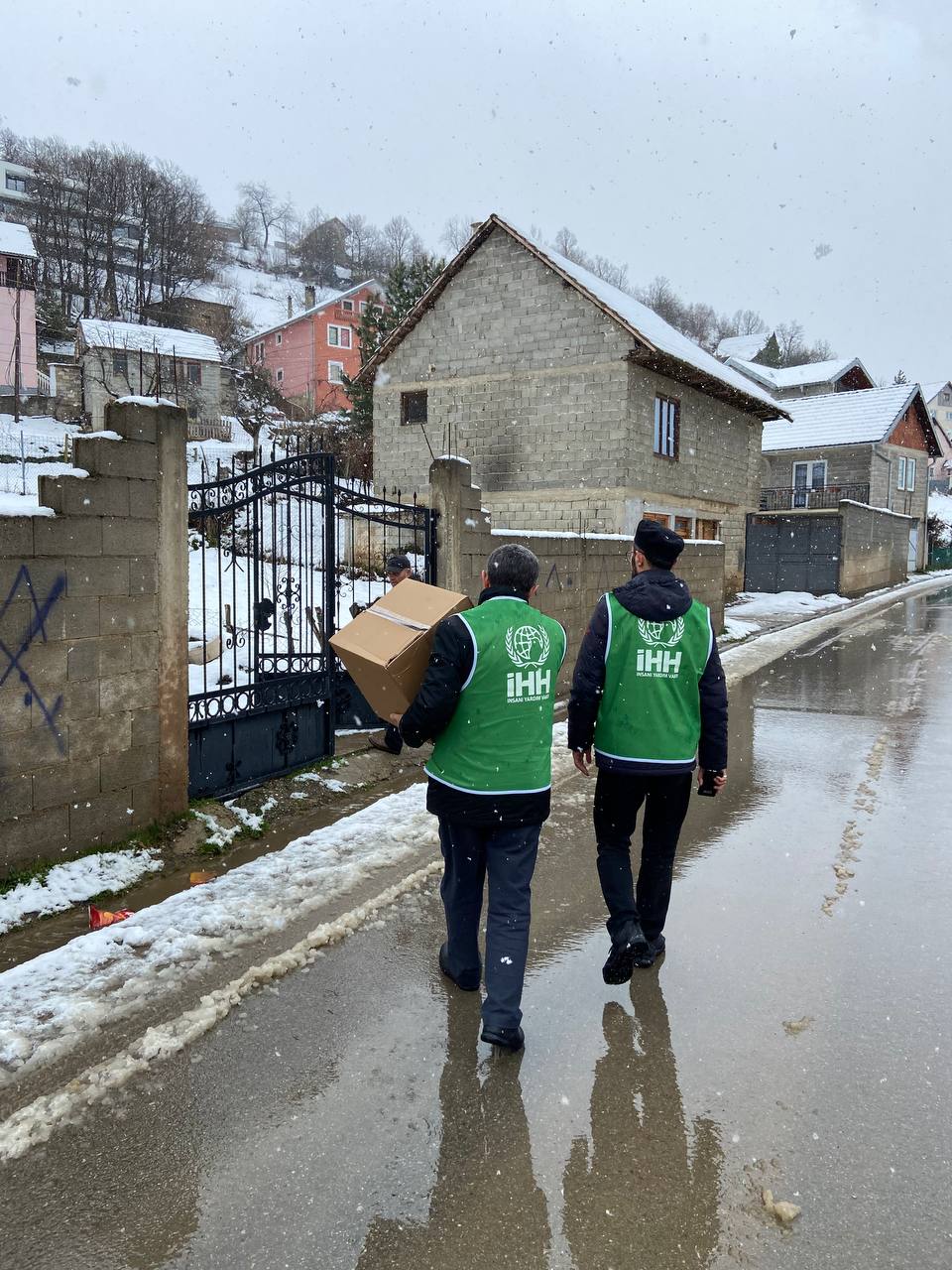 İHH Kosova’da da yetimlerin yardımına koşuyor