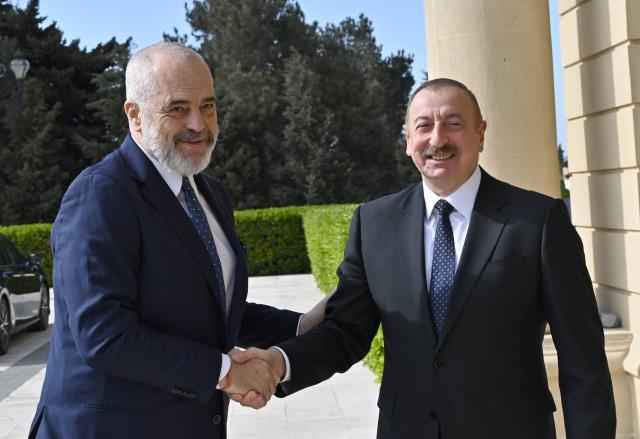 Azerbaycan Cumhurbaşkanı Aliyev, Arnavutluk Başbakanı Rama’yı kabul etti
