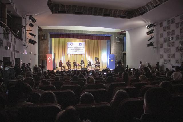 Kosova’da Dünya Romanlar Günü nedeniyle konser verildi