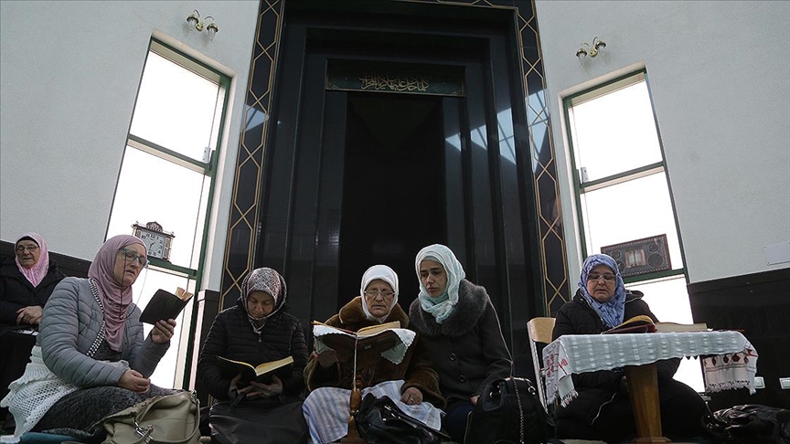 Bosna Hersek’in ramazan geleneği ‘kadınlar mukabelesi’ devam ediyor