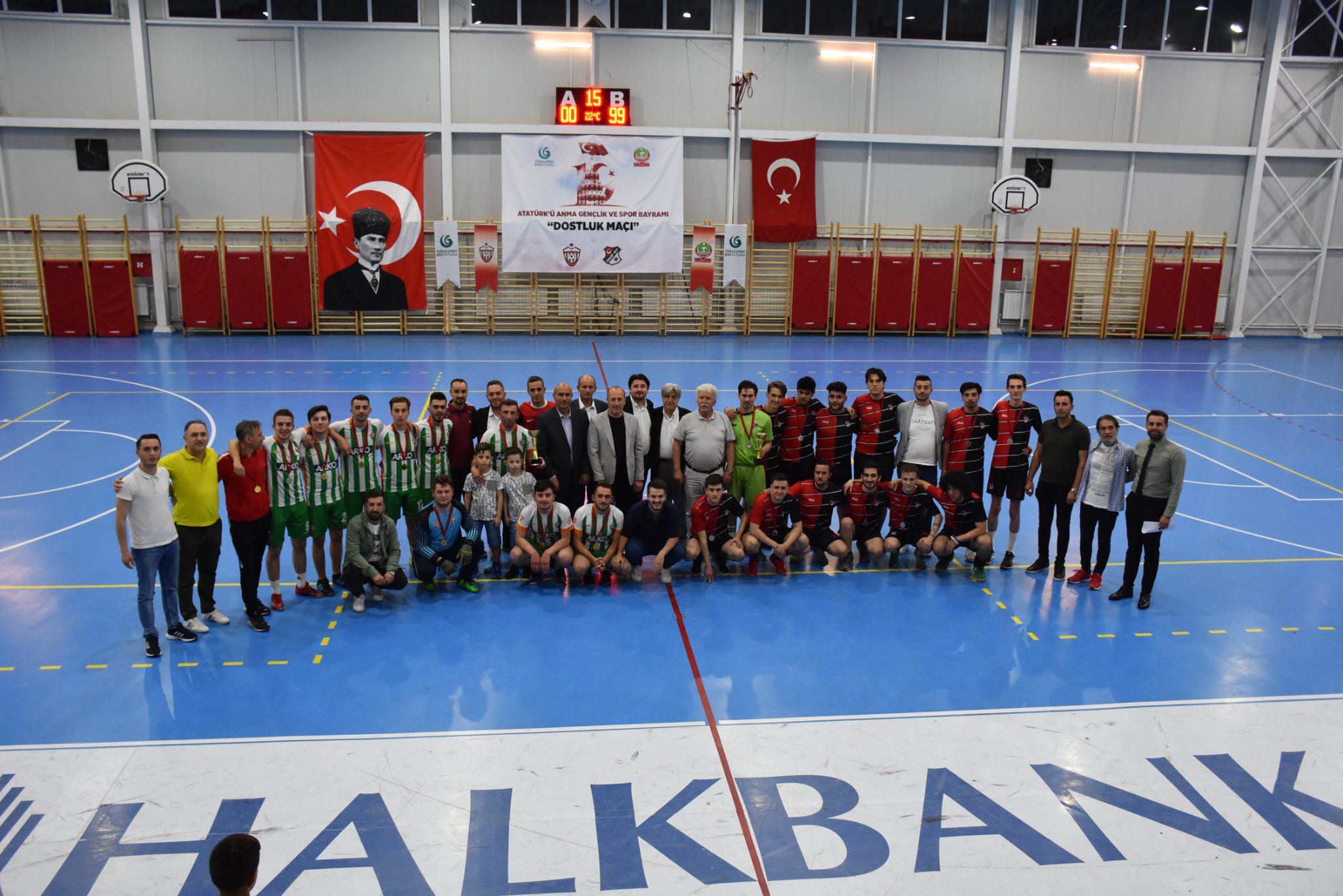 Gostivar’da “19 Mayıs Atatürk’ü Anma, Gençlik ve Spor Bayramı” çerçevesinde dostluk maçı yapıldı