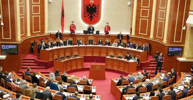 Arnavutluk Parlamentosu, 11 Temmuz’da Srebrenitsa gündemiyle toplanacak