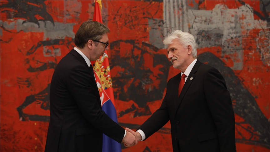 Ukrayna’nın Belgrad Büyükelçisi, Sırbistan Cumhurbaşkanı Vucic’e güven mektubunu sundu