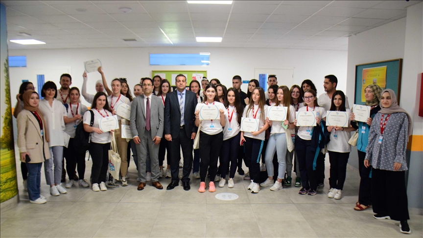 TRT ve TMV, Arnavutluk’ta “Gençler İçin Gazetecilik” eğitim programı düzenledi