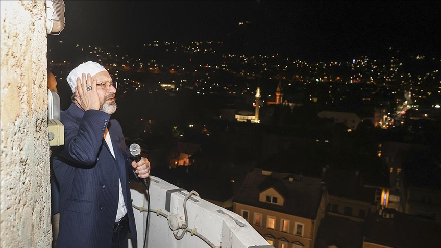 Diyanet İşleri Başkanı Erbaş, Saraybosna’daki Gazi Hüsrev Bey Camisi’nde ezan okudu
