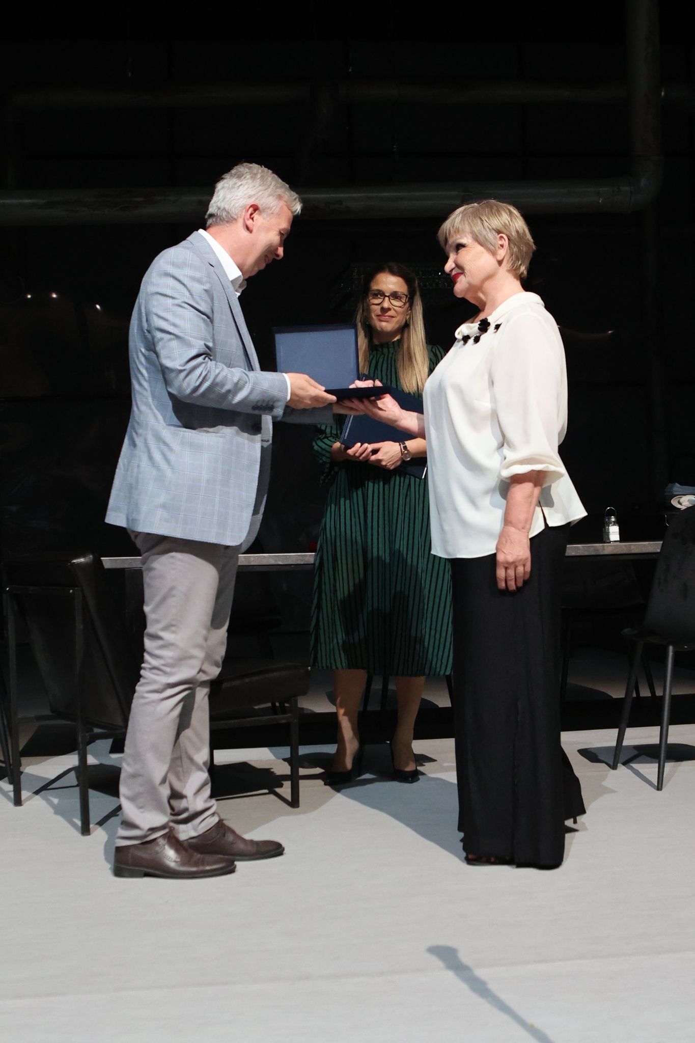 Sanatçı Begovska, Çernodrinski Festivali’nde  “Yaşam Boyu Emek Ödülü”ne layık görüldü