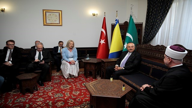 Dışişleri Bakanı Çavuşoğlu Bosna Hersek’te temaslarda bulundu