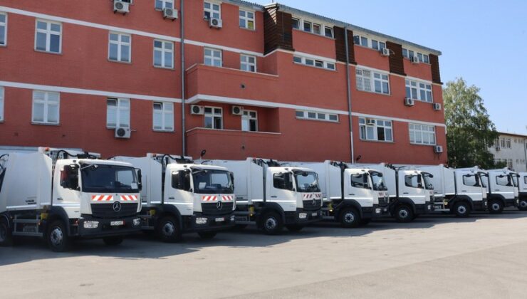 Kosova’da belediyelere 37 çöp kamyonu teslim edildi