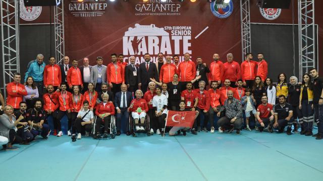 Türk karateciler, Bulgaristan’da 19 madalya kazandı