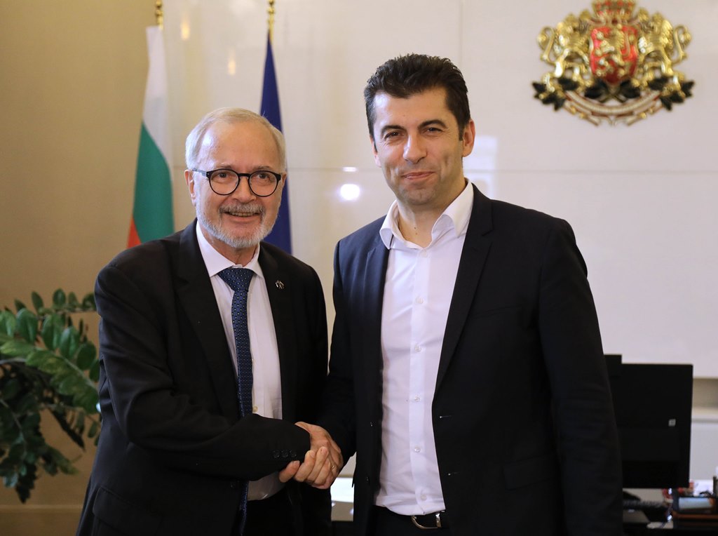 Bulgaristan Başbakanı Petkov, Avrupa Yatırım Bankası Başkanı Werner Hoyer ile bir araya geldi