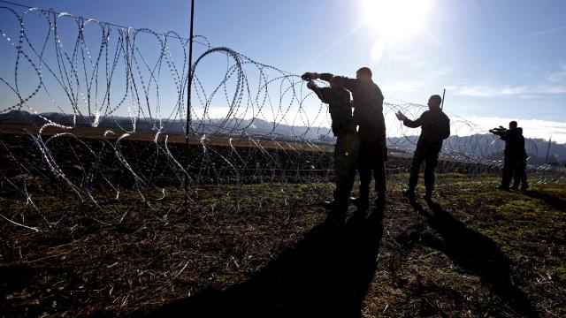 Slovenya, Hırvatistan sınırındaki tel örgüleri kaldırıyor