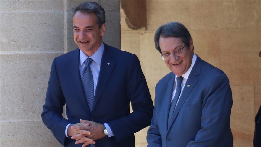 Yunanistan Başbakanı Miçotakis, Rum kesiminde temaslarda bulunuyor