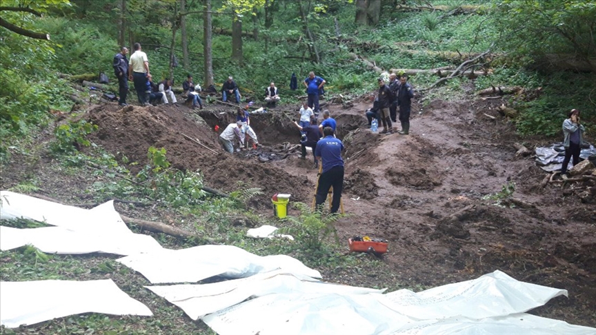 Bosna Hersek’teki toplu mezarda 15 kişinin kemik kalıntılarına ulaşıldı