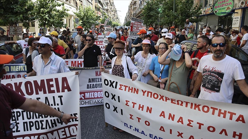 Yunanistan’da sağlık çalışanları grev yaptı
