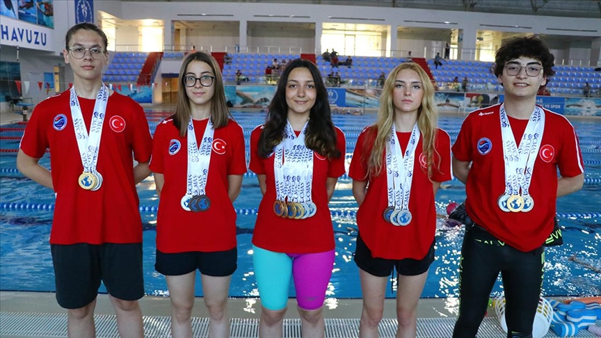 Tekirdağlı milli yüzücüler Sırbistan’dan 22 madalyayla döndü