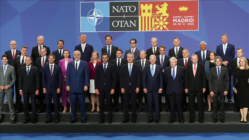 NATO ülkelerinin liderleri, İsveç ve Finlandiya’yı ittifaka katılmaya davet etme kararı aldı