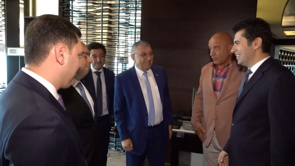 Bulgaristan Başbakanı Petkov, Azerbaycan Cumhurbaşkanı İlham Aliyev ile görüştü