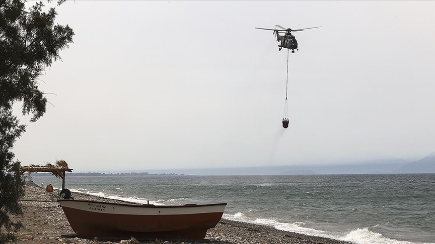 Yunanistan’da yangın söndürme helikopteri denize düştü: 2 ölü