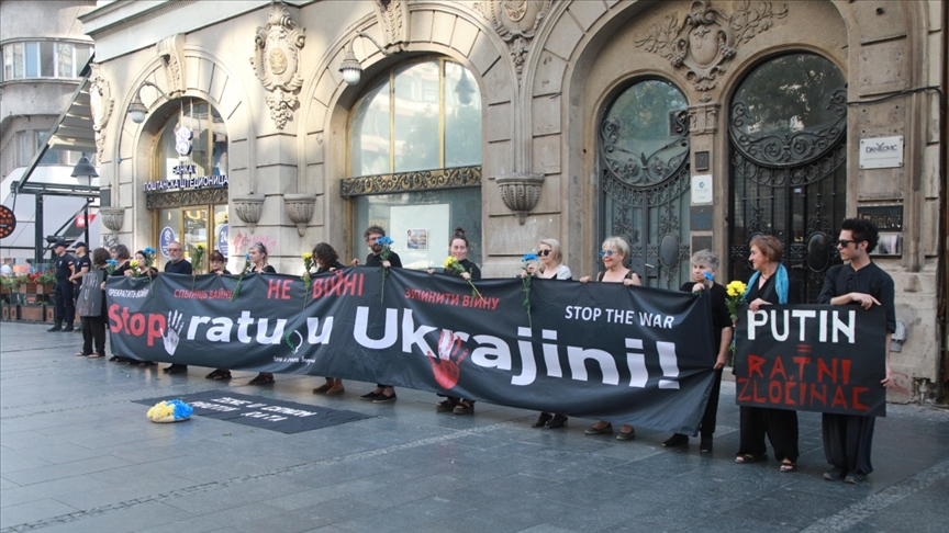 Ukrayna’daki savaş Belgrad’da protesto edildi