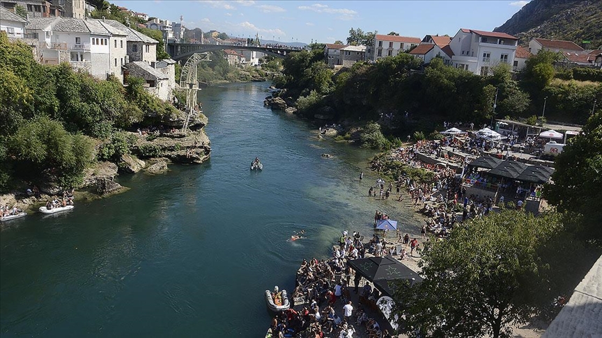 Bosna Hersek’te 456. Geleneksel Mostar Köprüsü Atlayışları yapıldı