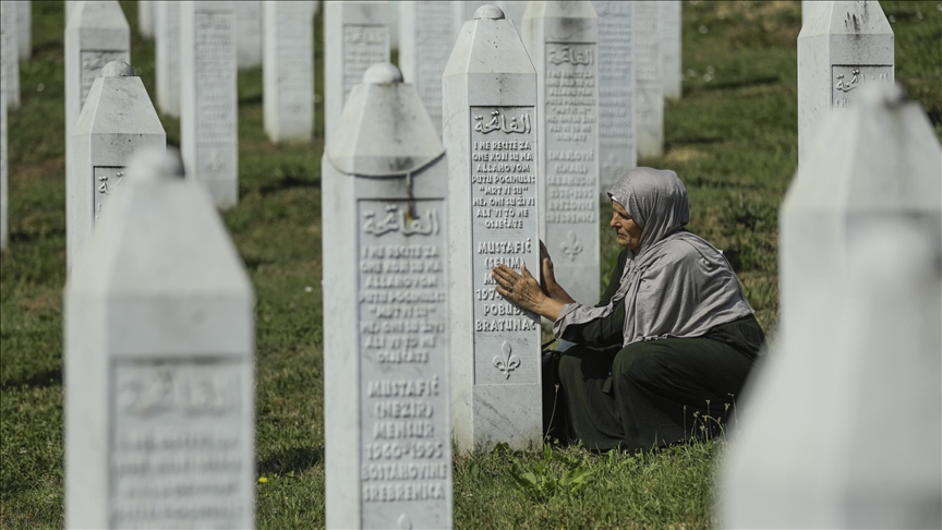 Srebrenitsa’daki soykırımda öldürülenlerin kemik kalıntılarına 85 farklı toplu mezarda ulaşıldı