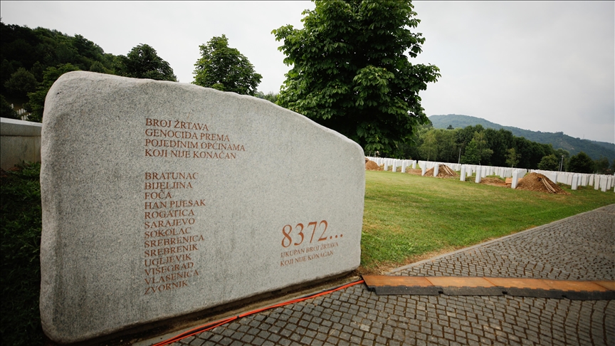 Bosna Hersek’in 27 yıldır kanayan yarası Srebrenitsa soykırımı