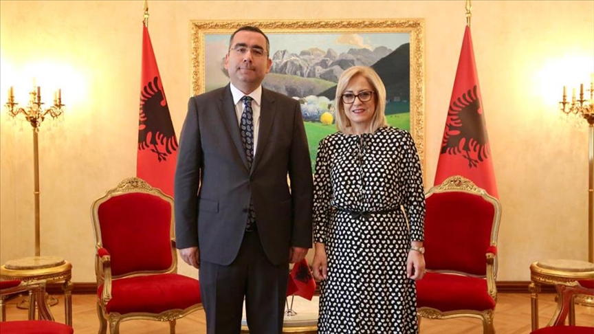 Arnavutluk Meclis Başkanı Nikolla, Türk büyükelçisini kabul etti
