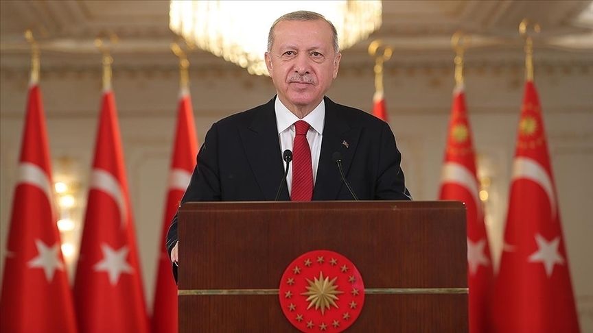 Cumhurbaşkanı Erdoğan: 15 Temmuz gecesi Türkiye’nin asla esir edilemeyeceğini gösterdik