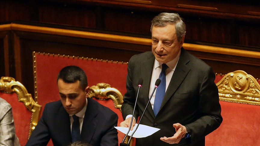 İtalya’da Başbakan Draghi görevinden istifa etti
