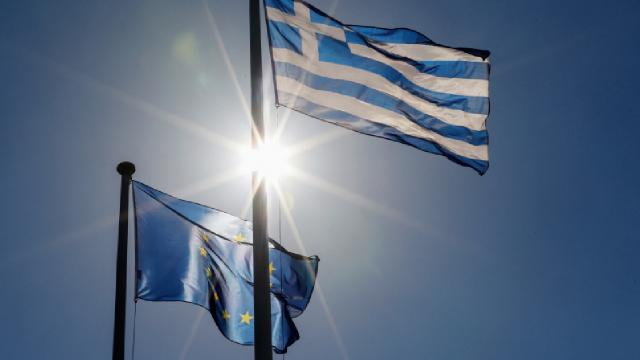 AB Komisyonu Yunanistan’ın geri itme vakalarına kayıtsız kaldığı için eleştirildi