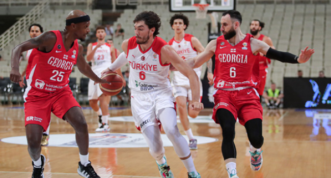 Türkiye A Milli Erkek Basketbol Takımı, Yunanistan’da galip