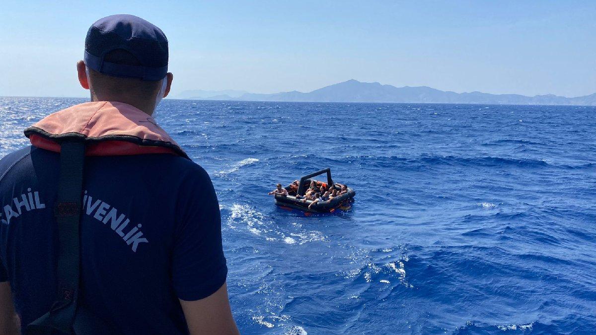 Yunanistan’ın ittiği 34 kaçak göçmen kurtarıldı