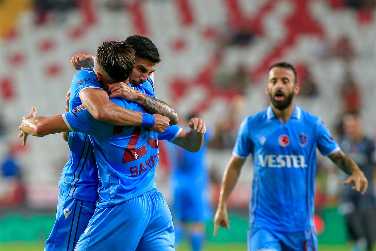 Bardhi’nin 2 gollük performansı Trabzonspor’un ağır mağlubiyetine engel olamadı