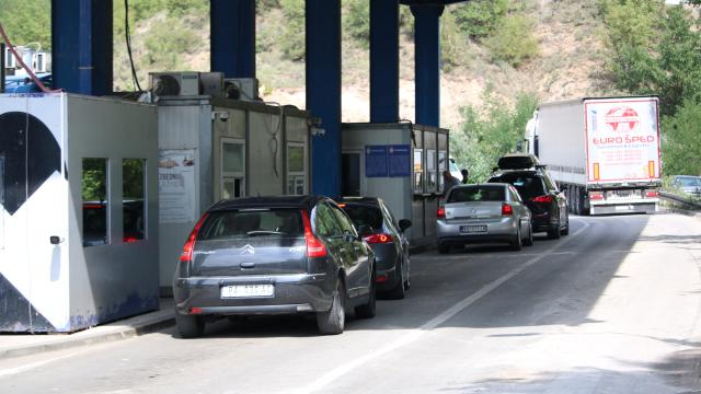 Kosova ile Sırbistan arasında kimlikle seyahat anlaşması uygulanmaya başladı