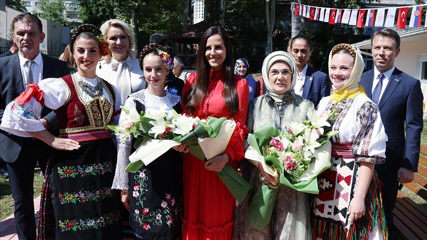 Emine Erdoğan, TİKA’nın Belgrad’da yeniden inşaatını tamamladığı Annelik Merkezi’ni ziyaret etti