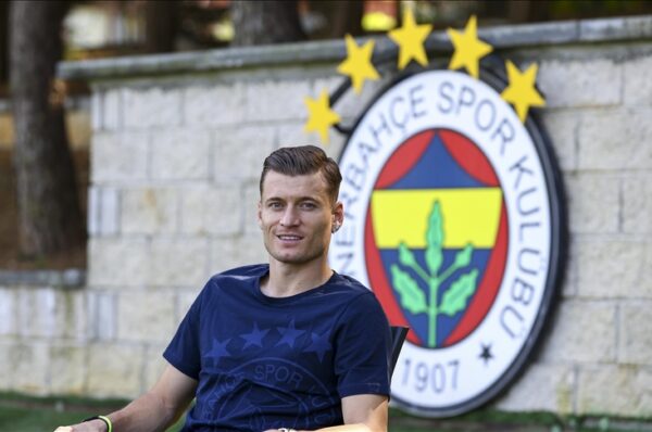 Fenerbahçe’nin K. Makedonyalı futbolcusu Alioski şampiyonluğa inanıyor