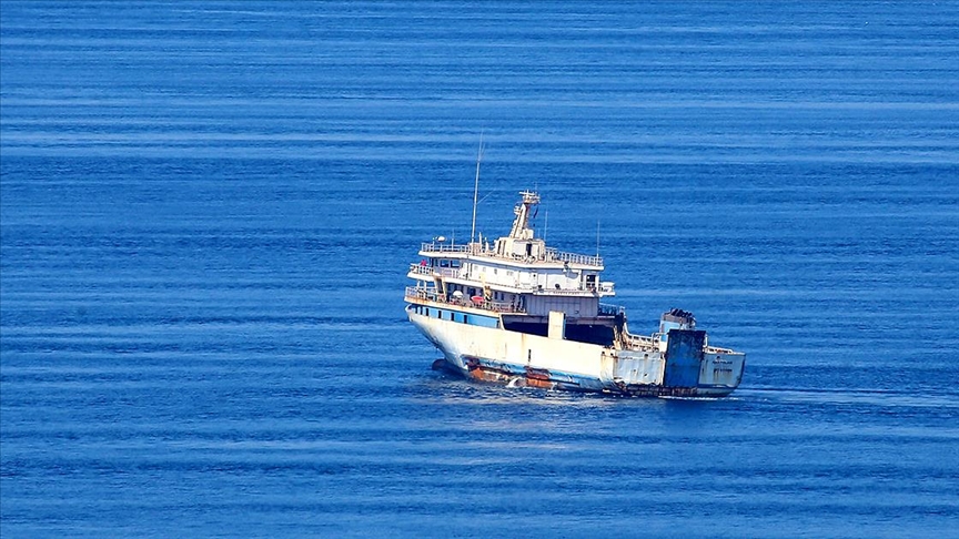 Yunanistan Sahil Güvenlik birimlerinin taciz ateşi açtığı gemi yeniden seyrine başladı