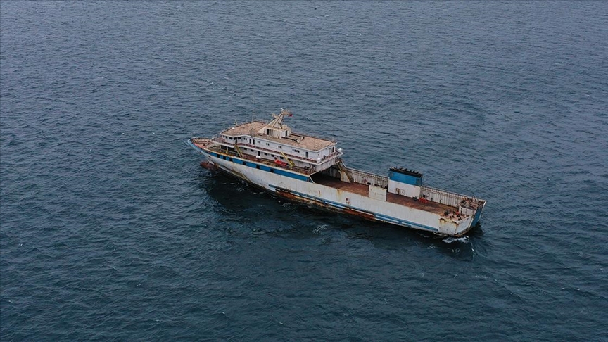 Yunanistan Sahil Güvenlik birimlerinin taciz ateşi açtığı gemi Zeytinburnu açıklarına demirledi