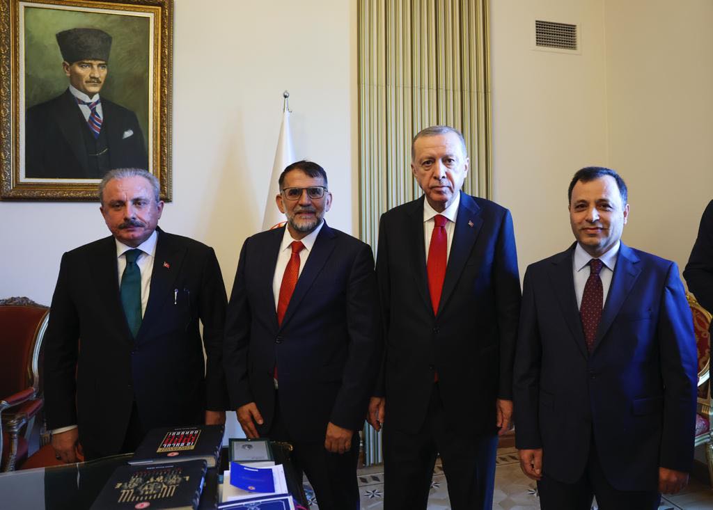 AYM eski Başkanı Murat, Türkiye Cumhurbaşkanı Erdoğan ile görüştü