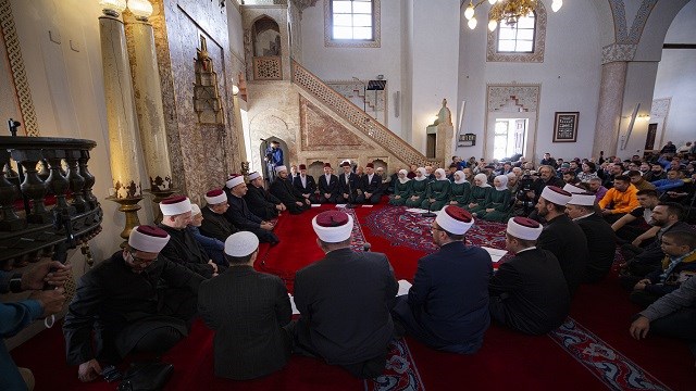 Bosna Hersek’te Mevlit Kandili dualarla idrak edildi