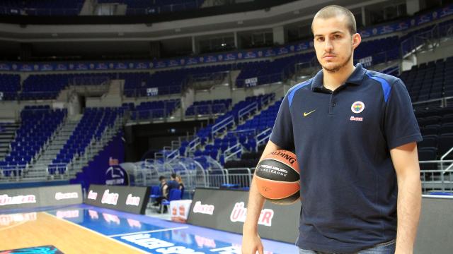Fenerbahçe Beko’nun Sırp basktebolcusu Bjelica 1 ay forma giyemeyecek