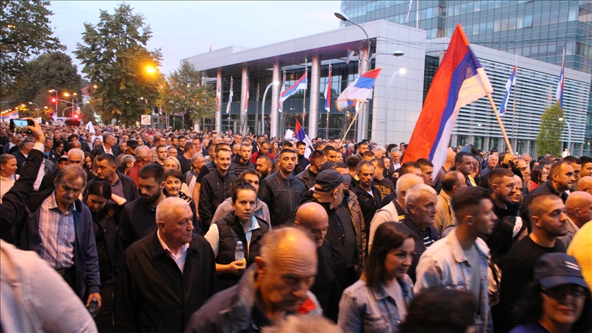 Bosna Hersek’te Dodik’in “hileli” seçim galibiyeti protesto edildi
