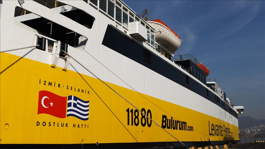 Selanik-İzmir seferini yapan ilk gemi İzmir Limanı’na yanaştı