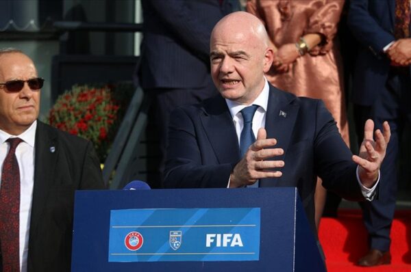 FIFA Başkanı Infantino, Kosova’da￼