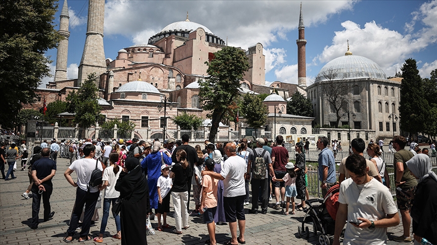 İstanbul’a eylülde gelen turist sayısı 2021’in aynı ayına göre yüzde 64 arttı