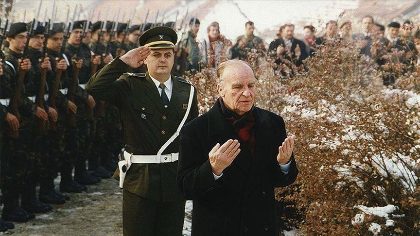 Bosna Hersek’in ilk cumhurbaşkanı Aliya İzetbegoviç’in vefatının üzerinden 19 yıl geçti