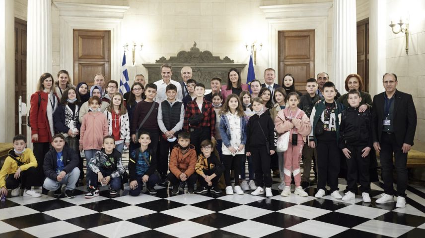 Yunanistan Başbakanı Miçotakis’ten Türk öğrencilere ayrımcılık